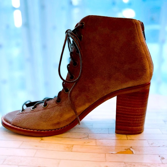 Tres Sexy Size 7.5 Jeffrey Campbell ‘Cors’ peep-toe booties! - Picture 3 of 8